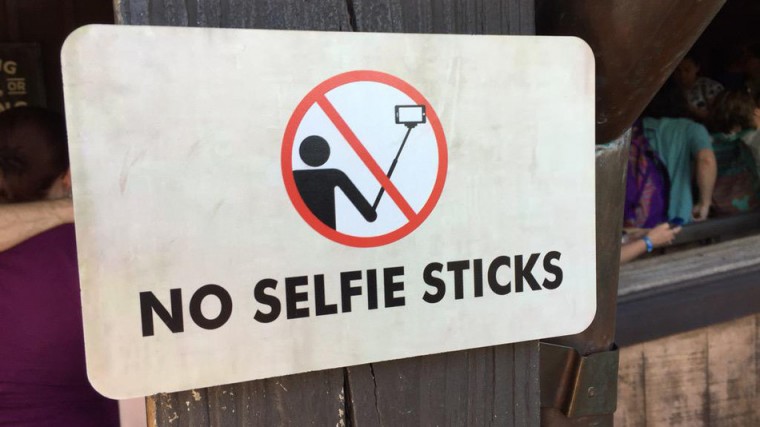 selfie-sticks-760x427